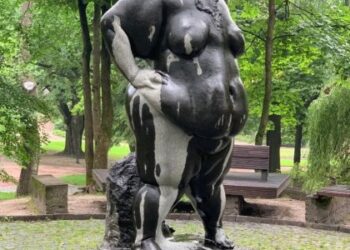 “Вважаю, що це замовлення”: Павло Гудімов про спробу знищити скульптуру “Впевнена” у Стрийському парку