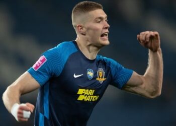 Жирона домовилася з Дніпром-1 і Мідтьюлландом по Довбику | Футбол |