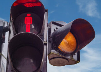 Біля приміського вокзалу у Львові запрацює новий світлофор