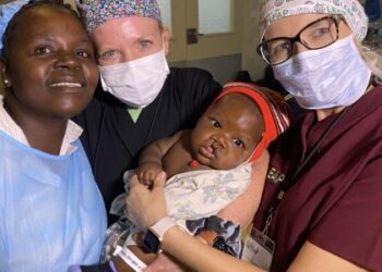 Львівська хірургиня вперше стала послом медичної місії у Зімбабве