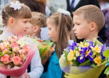 Львівські школи та садки замість квітів зібрали 10 млн гривень для постраждалих дітей