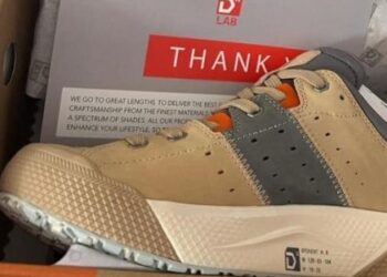 Мешканець Львівщини намагався перевезти через кордон незадеклароване взуття як гуманітарку — Львівщіна