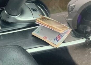 На Золочівщині 43-річна водійка запропонувала патрульним хабар – Надзвичайні події