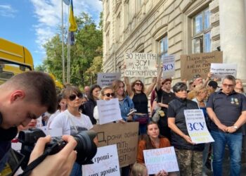 Після пікету активістів біля ЛОВА Козицький зобов’язав голів громад проаналізувати закупівлі