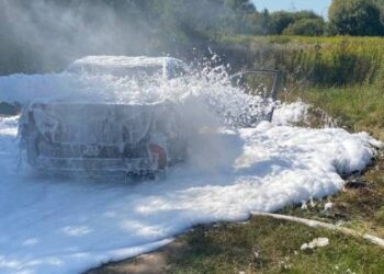 Поблизу Яворова вщент вигорів автомобіль Toyota — Львівщіна