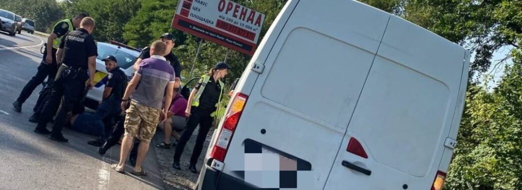 Поблизу Львова затримали чоловіка, який вкрав автомобіль та вчинив дві аварії