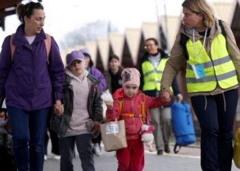 Польща може скоротити допомогу біженцям із України