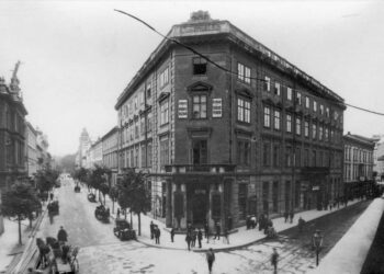 Сьогодні – День вулиці Січових Стрільців. Історія і фото львівської Уолл-стріт