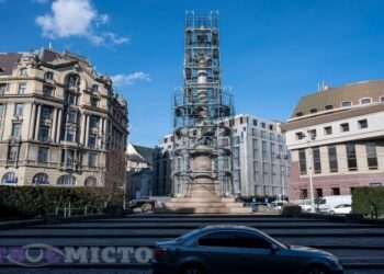 У Львові думають над зміною руху біля пам’ятника Міцкевичу. Що пропонують