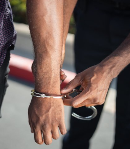 У Львові на вулиці затримали чоловіка, який ударив іншого ножем у серце У Львові на вулиці затримали чоловіка, який ударив іншого ножем у серце