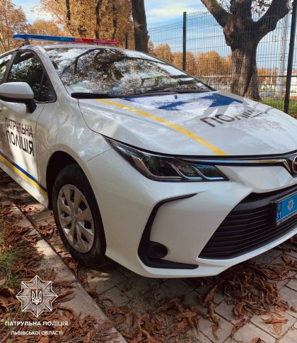 У Львові патрульні завадили самогубству дівчини