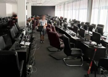 У Львові та ще трьох містах України викрили шахрайські саll-центри