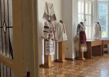 У Львові відкрили виставку старовинної Сокальської вишивки (фото)