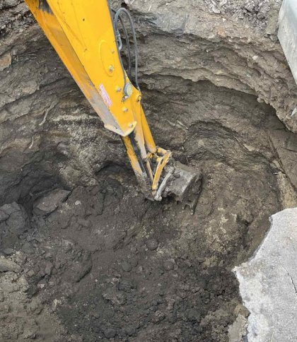 У Золочеві продовжують роботу над ліквідацією 5-ти метрової вирви (ВІДЕО)