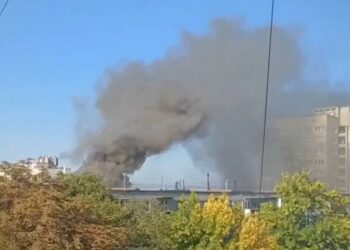Унаслідок пожежі виникло сильне задимлення на вулиці Зеленій