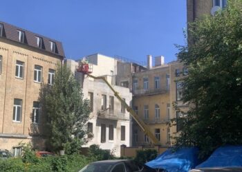 В Києві продовжили розбирати пам’ятку архітектури на Рейтарській