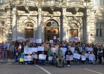 Пікетувальники записали звернення до президента під стінами Львівської ОВА