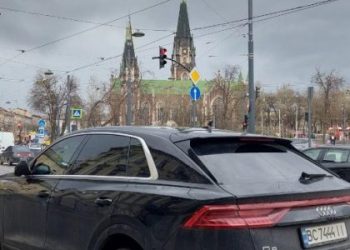 Скандальна наречена Роксолана Москва під час роботи в ДБР придбала елітний Audi Q8