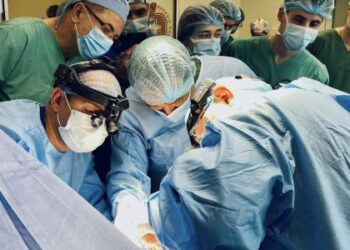 У Львові лікарі вперше в Україні здійснили унікальну пересадку комплексу “серце-легені”