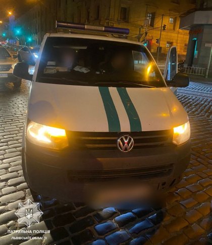 У Львові п’яний інкасатор без водійського посвідчення вчинив ДТП