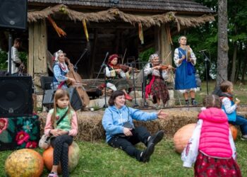 У Шевченківському гаю відбулося святкування Покрови. Фото