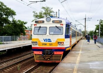 «Укрзалізниця» планує модернізувати платформи столичної кільцевої електрички