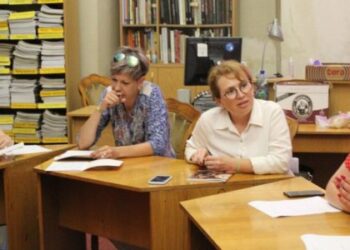 “50 років у Львові я говорила російською, тепер вчу українську”: репортаж з курсів української мови