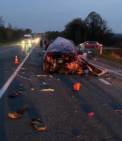 Біля Львова п’яний водій вантажівки спричинив масштабну ДТП, у якій постраждало немовля