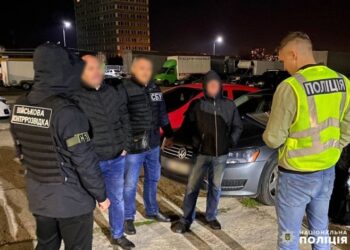 Двоє львів’ян за 11 тисяч євро переправляли ухилянтів за кордон