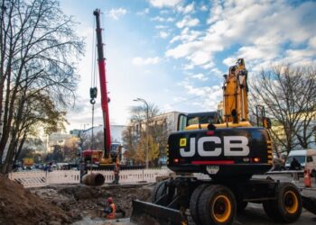 На Діловій в Києві завершили ремонт тепломережі. 140 будівель знову з теплом