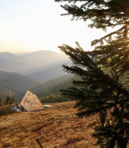 На горі Парашці створили перший на Львівщині туристичний прихисток: присвятили загиблому на війні пластуну
