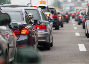 На вулицях Львова затори. Де найбільш ускладнений рух