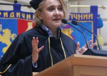 Письменниця Оксана Забужко отримала звання почесної докторки ЛНУ імені Франка