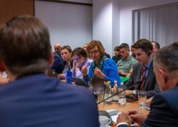 Польські перевізники відмовились розблокувати пункти пропуску: яка ситуація зараз