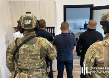 Шістьох інспекторів Львівської митниці судитимуть за незаконне розмитнення автомобілів
