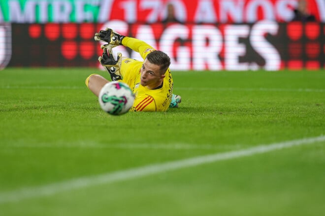 Трубін подарував працівникам Шахтаря пам'ятні подарунки