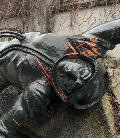 Пам'ятник Терешковій. Фото: Катерини Марушенко