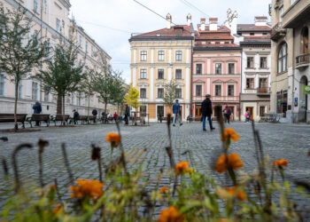 Воїни-ангели, які оберігають родини з неба. Історія найновішої площі у Львові