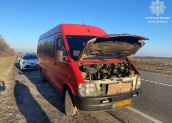 На Черкащині патрульні виявили автобус із ознаками підробки – Новини Черкасс