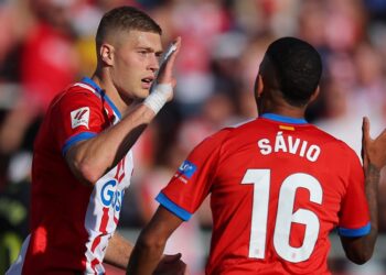 Довбик увійшов до команди туру Примери | Футбол |