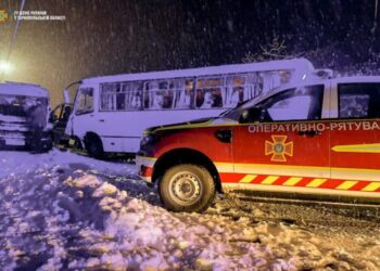 ДТП біля Бучача – 31-річну жінку заблокувало у швидкій