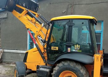 Екскаватор за 3,5 млн грн Кременець передав ЗС