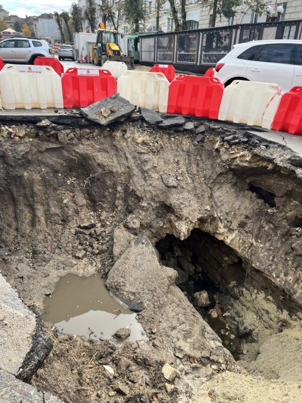 Тунель колектора у центрі Тернополя