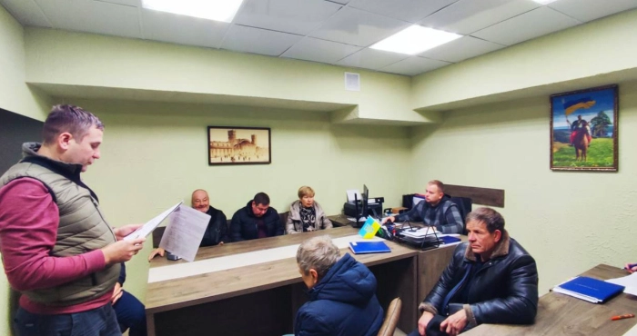 Робота комісії з розгляду заявок на компенсацію зруйнованого житла. Фото: Роман Мрочко/Telegram.