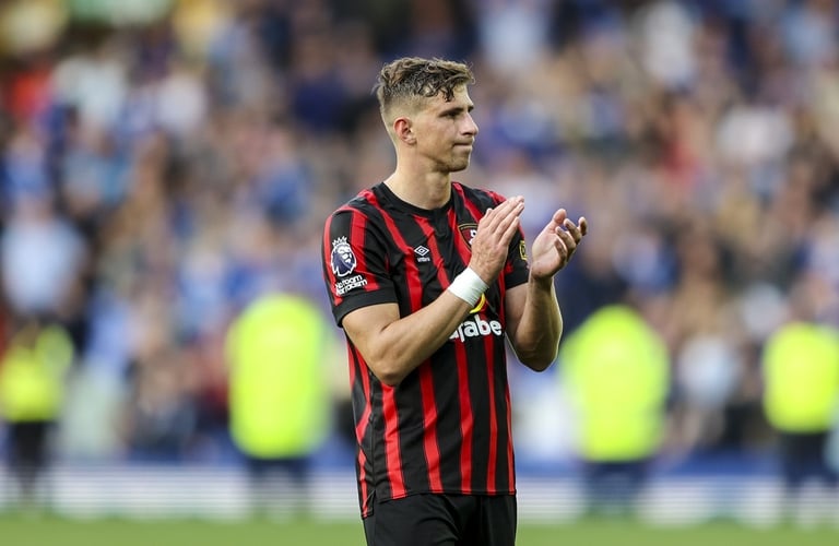 Тренер Борнмута: «Забарний удосконалюється протягом сезону»