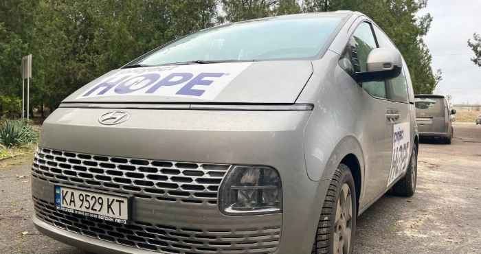 Автомобіль для херсонської лікарні. Фото: Херсонська ОВА/Telegram.