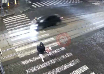 Моторошна аварія у середмісті Вінниці: Соборною «летіла» Mazda та збила жінку на «зебрі» |Новини Вінниці