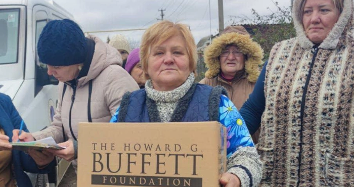 Гуманітарна допомога мешканям Білозерської громади. Фото: Херсонська ОВА/Telegram.