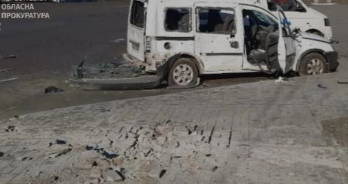 Наслідки російських обстрілів Херсона. Фото: Херсонська обласна прокуратура.