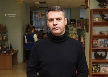 Співаючий Шрек та Королева гламуру замість Снігової. Дніпровські заклади культури готуються до зимових свят |  Дніпро